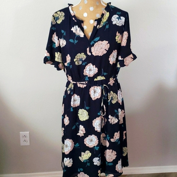 LOFT Dresses & Skirts - LOFT Dress 🌸
